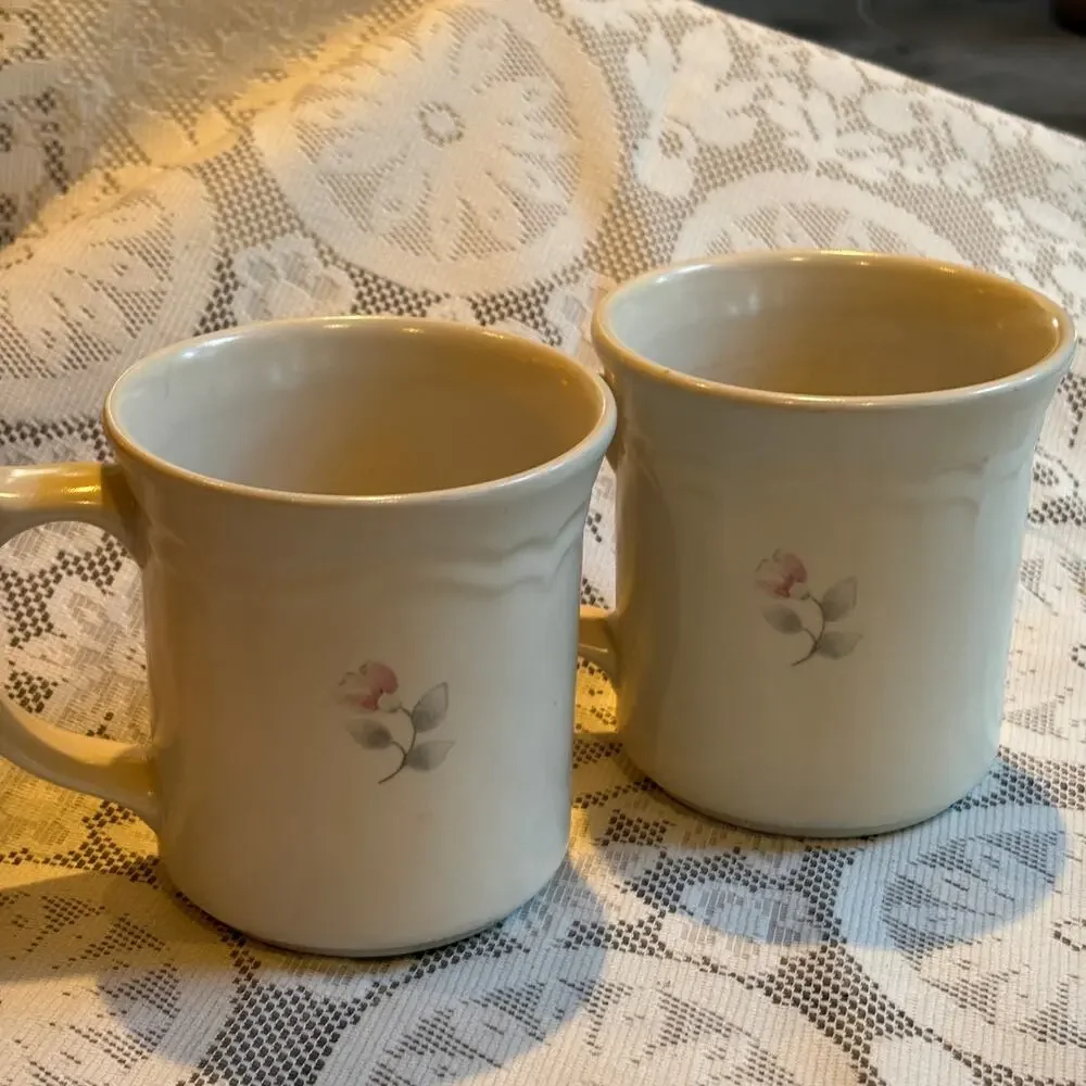 Vintage Pfaltzgraff USA Tea Rose Ceramic Set of 2 Mugs USA 80s Cottage Chic
